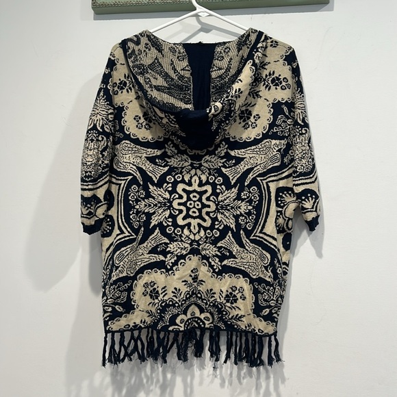 Chaser sample fringe hoodie poncho English tea time sweater navy cream new - Picture 6 of 6